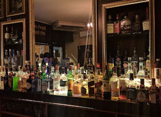lebanon/beirut/hamra/bar/neighbors-pub