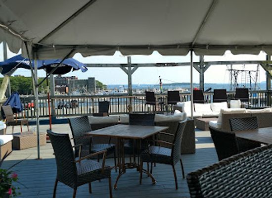 rhode-island/bristol-county/bar/thames-waterside-bar-and-grill