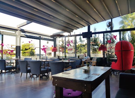cyprus/kyrenia/bellapais/bar/groggy-lounge