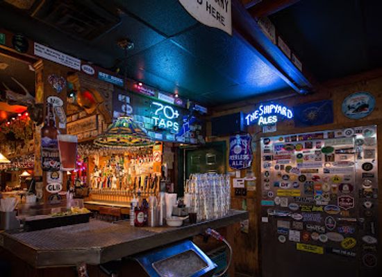 maine/cumberland-county/bar/the-great-lost-bear
