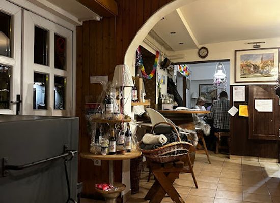 hungary/sopron/bar/bruckner-boraszat-borozoja