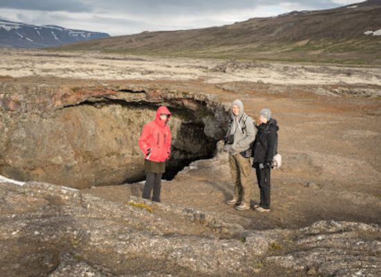 iceland/highlands/bar/surtshellir