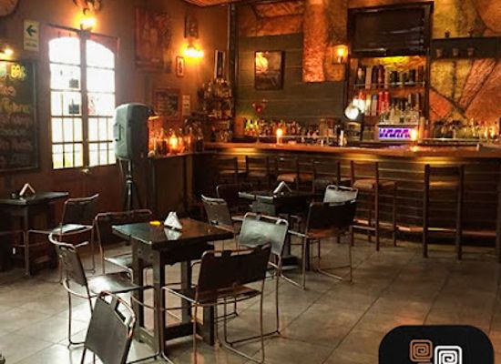peru/arequipa/miraflores/bar/peru-bar-pizzas-grill