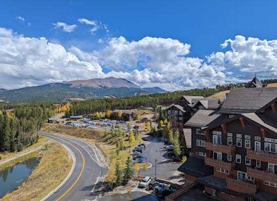 colorado/breckenridge-ski-resort/bar/robbie-s-tavern