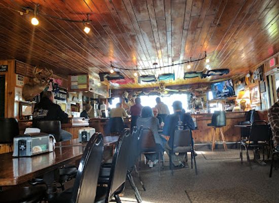 michigan/porcupine-mountains-wilderness-state-park/bar/hoop-n-holler-tavern