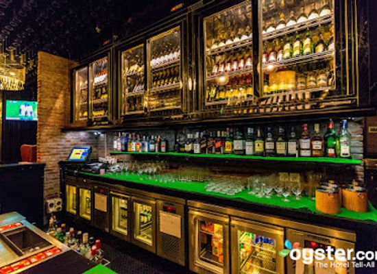 india/jaipur/bar/road-house-bar-grill