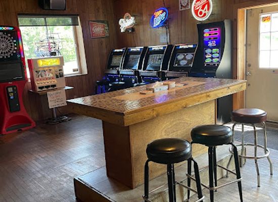 wisconsin/central-sands/bar/hometown-bar