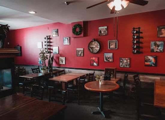 canada/northern-ontario/bar/the-black-horse-pub