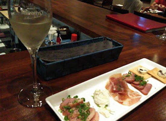 japan/ishigaki-island/bar/double-m
