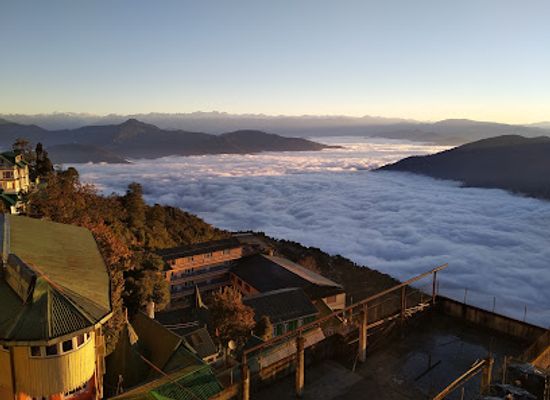 india/darjeeling/tiger-hill/bar/new-lion-gate-hotel-restaurant-bar