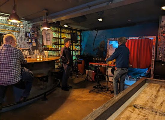 connecticut/southeastern-connecticut/bar/dive-bar