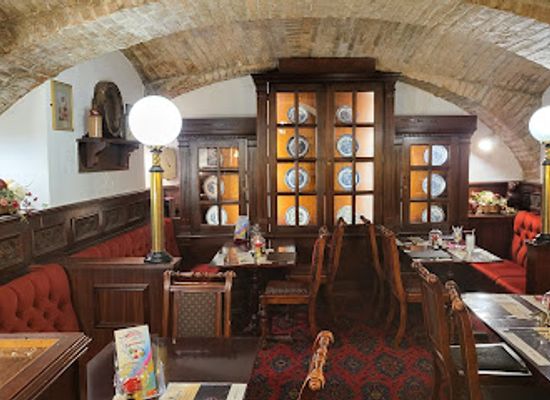 hungary/sopron-region/bar/perkovatz-haz