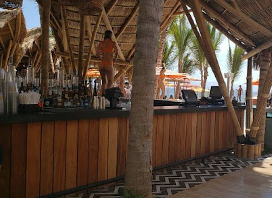 mexico/pacific-coast/bar/chicabal-sunset-club-pacific-ocean