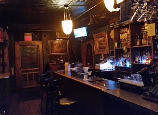 new-york/north-country/bar/the-paddock-club