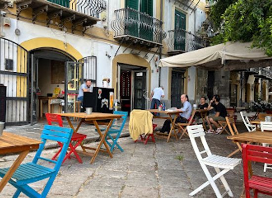 italy/palermo/kalsa/bar/cheers-wine-bar