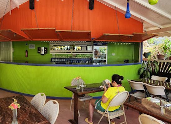 saint-lucia/anse-la-raye/bar/martha-s-tables