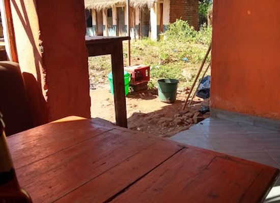 malawi/salima-lakeshore/bar/gg-ship-inn-bar