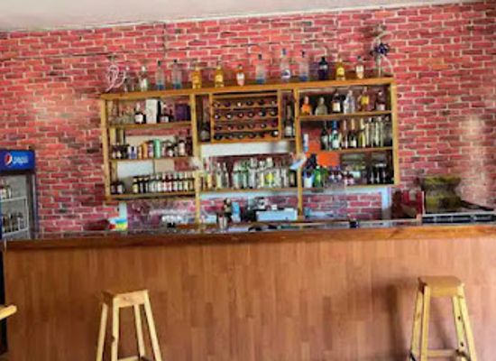 jamaica/cornwall-county/bar/royale-flush-bar-grille-suites