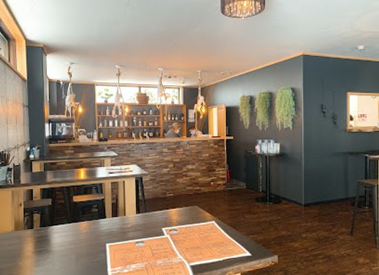japan/shinano/bar/the-sundeck