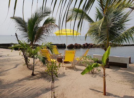 gabon/coastal-plains/bar/marina-social-beach