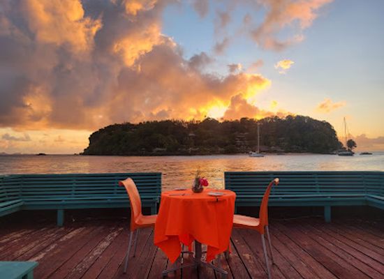 saint-vincent-and-the-grenadines/dark-view-falls/bar/french-verandah