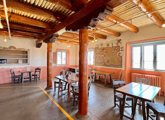 arizona/petrified-forest-national-park/bar/painted-desert-inn