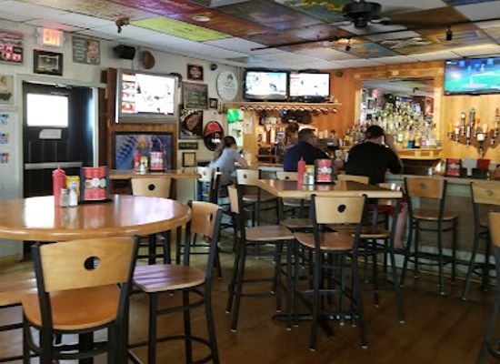 michigan/marquette/bar/stuckos-pub-grill