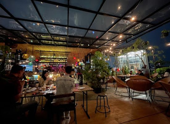 indonesia/jakarta/west-jakarta/bar/lucy-in-the-sky-spark