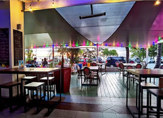 new-caledonia/noumea/bar/la-guinche