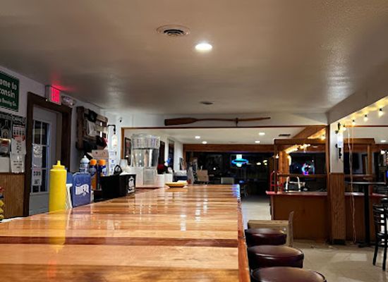 iowa/effigy-mounds-national-monument/bar/the-crooked-oar