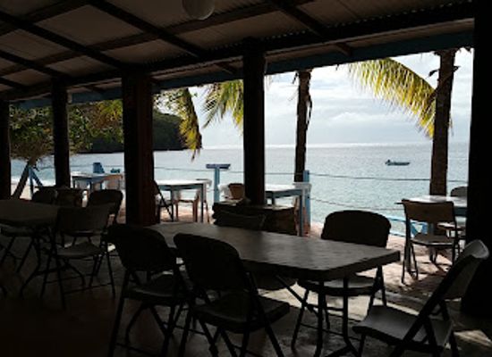saint-vincent-and-the-grenadines/bequia/bar/de-reef-restaurant-bar