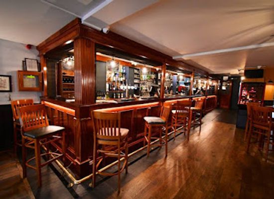united-kingdom/carmarthenshire/bar/rose-and-crown-hotel