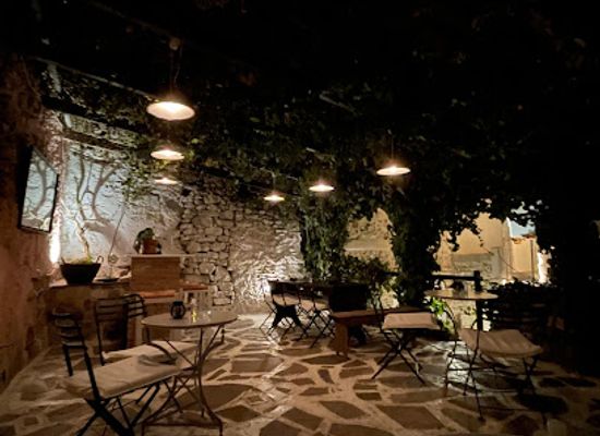 greece/naxos/bar/notos-art-club