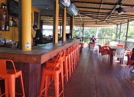puerto-rico/dorado/bar/lula-s-burger-bar-grill