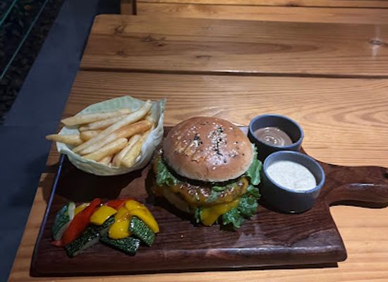 india/manali/bar/winterfield-cafe-lounge-cafe-best-food-and-drinks-best-restro-bar-best-restaurant-manali