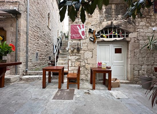 croatia/hvar/bar/gurme-tapas-wine