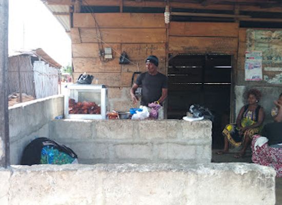 ghana/afife/bar/thousand-pork-show-afife