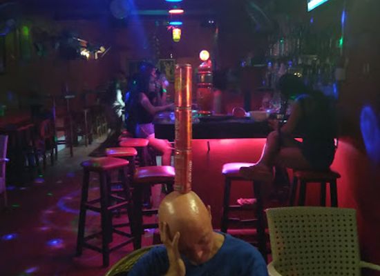 cambodia/sihanoukville/victory-beach/bar/dragon-fly