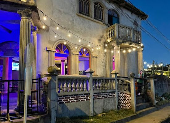 nicaragua/apoyo-lagoon/bar/chillys-bar-lounge