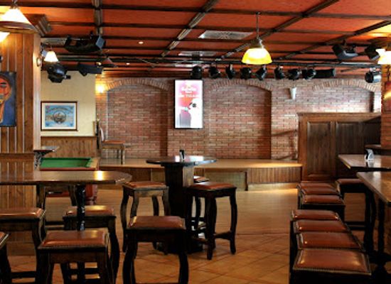 andorra/grandvalira/bar/the-villager-tapas-wine