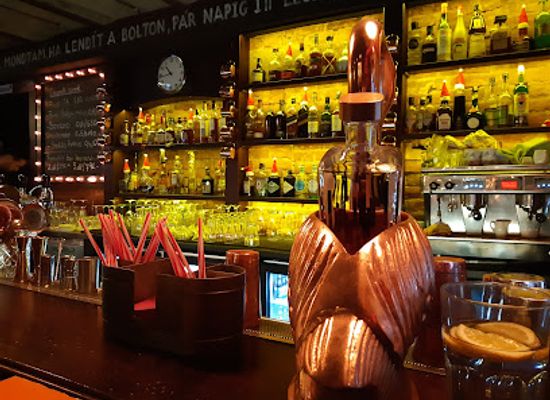 hungary/hajdusag/bar/maszek-az-utcabar-bar-etterem