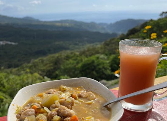 dominica/boiling-lake/bar/good-vibes-only-house
