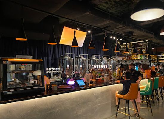 singapore/jurong/bar/fountain-microbrewery-restaurant