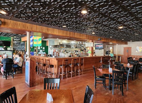 iowa/driftless-area/bar/fennellys-irish-pub