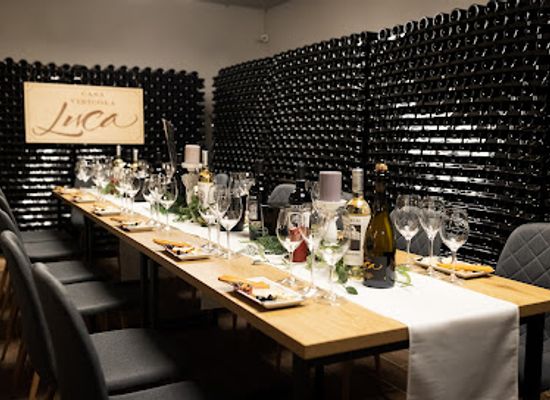 moldova/cricova-wine-cellars/bar/casa-vinicola-luca