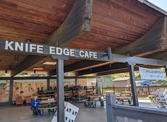 colorado/mesa-verde-national-park/bar/knife-edge-cafe-at-morefield-village