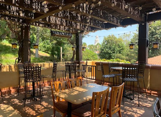 california/anaheim/disneyland-resort/bar/alfresco-tasting-terrace