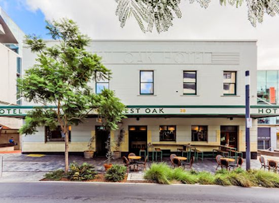 australia/mid-west/bar/west-oak-hotel