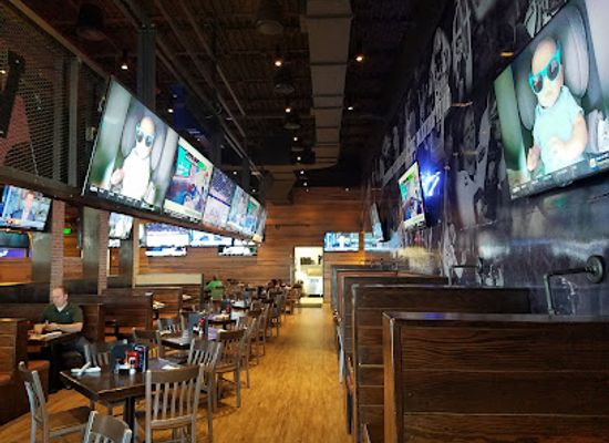 louisiana/plantation-country/bar/walk-on-s-sports-bistreaux-juban-crossing-restaurant
