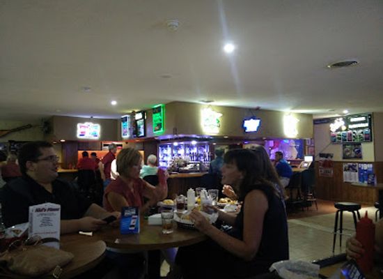 minnesota/central-minnesota/bar/sal-s-bar-grill